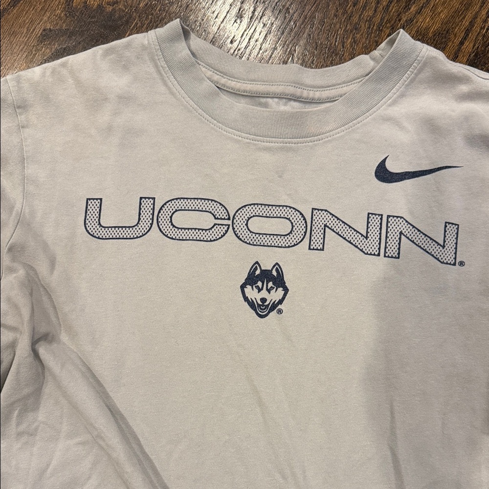 Nike UConn White Long Sleeve Tee used - Picture 2 of 5